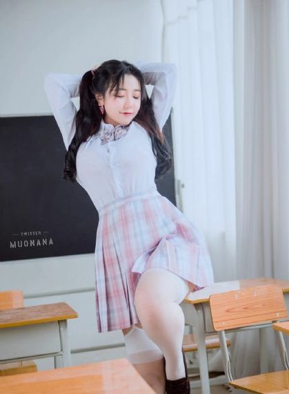 大坑上的偷乱2_高清手机在线看